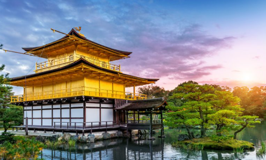 Kyoto Kinkaku-ji temple (Golden Pavilion)